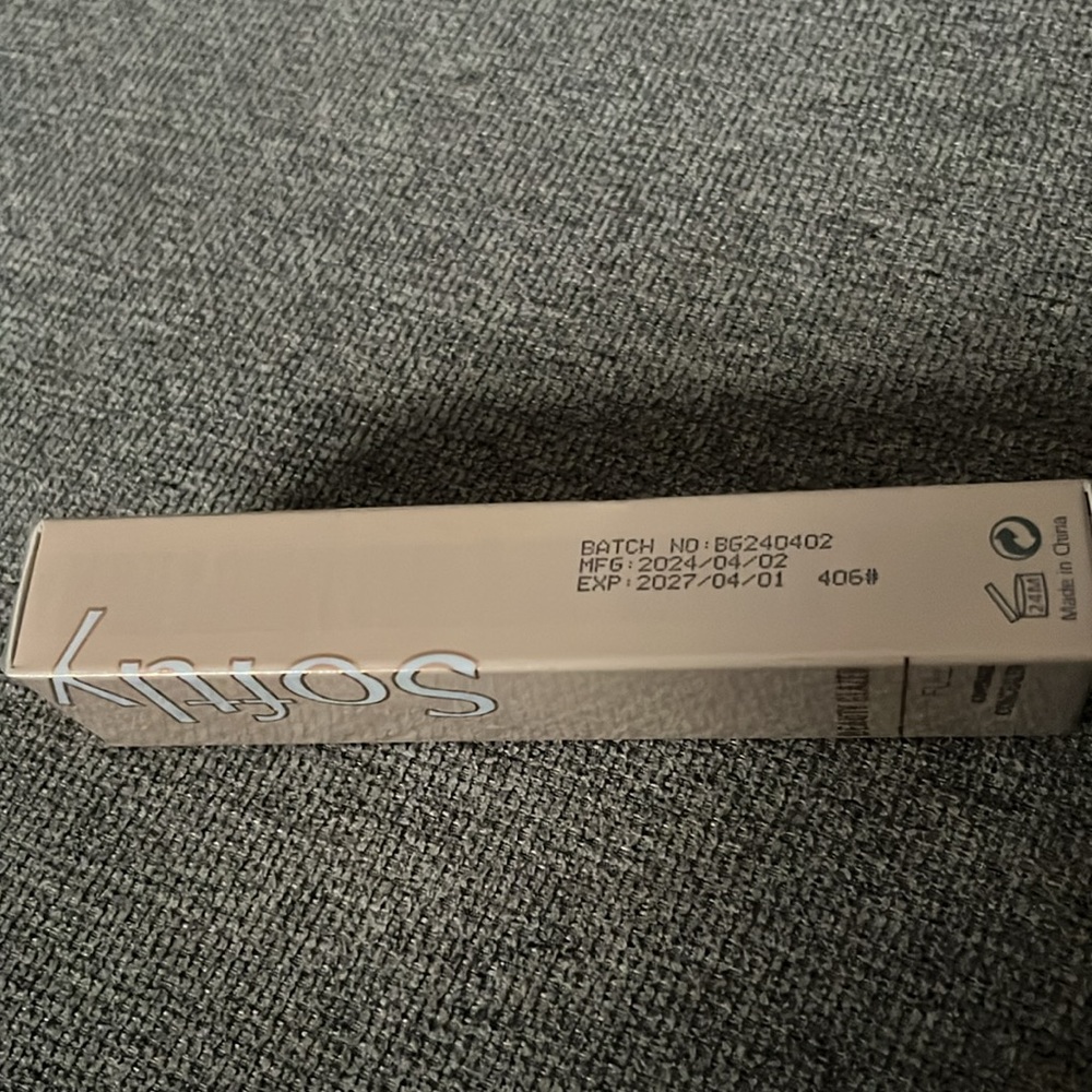 Beauty Glazed Concealer NWT - Picture 3 of 4